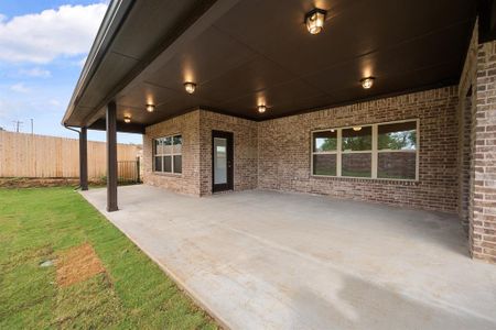 New construction Single-Family house 2663 Streamside Drive, Burleson, TX 76028 - photo 18 18