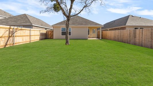 New construction Single-Family house 1504 Acts Lane, Ennis, TX 75119 The Pinewood- photo 13 13