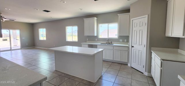 New construction Single-Family house 20427 W Mountain Sage Drive, Buckeye, AZ 85326 - photo 11 11