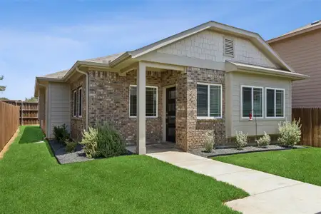 New construction Single-Family house 511 Concho Street, Aubrey, TX 76227 - photo 0 0