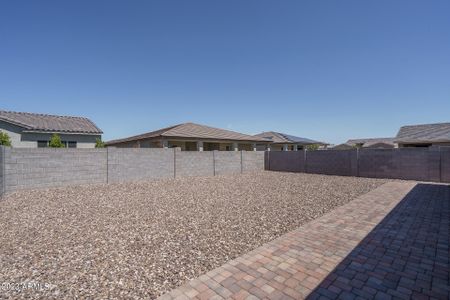 New construction Single-Family house 18352 West Medlock Drive, Litchfield Park, AZ 85340 - photo 25 25