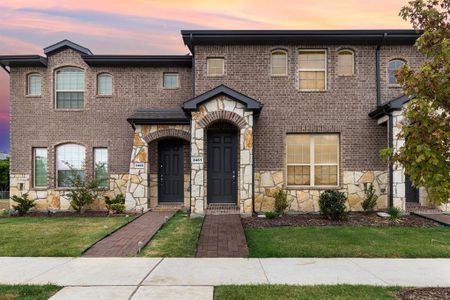 New construction Townhouse house 3461 Solana Circle, Denton, TX 76207 - photo 0 0