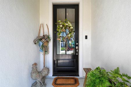 A covered foyer entrance to keep you dry on those rainy days.