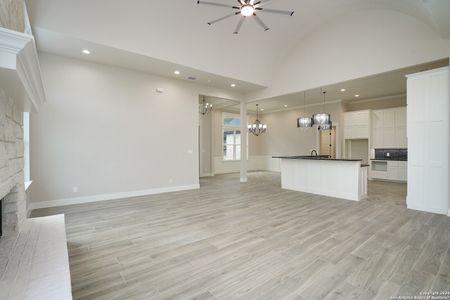 New construction Single-Family house 399 Bauer Ln, Castroville, TX 78009 - photo 23 23