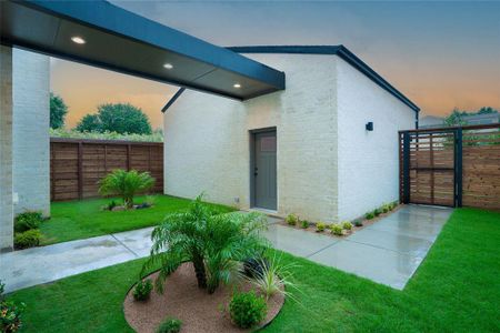 New construction Single-Family house 3321 Walchard Court, Dallas, TX 75229 - photo 1 1