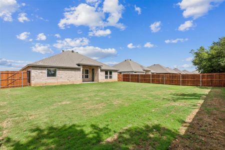 New construction Single-Family house 712 Jameson, Springtown, TX 76082 - photo 29 29