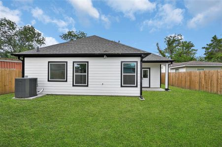 New construction Single-Family house 6410 Ezzard Charles Lane, Houston, TX 77091 - photo 25 25