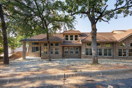 New construction Townhouse house 5925 Chimney Wood Circle Fort, Fort Worth, TX 76112 - photo 0