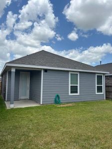 New construction Single-Family house 8119 Shelter Bay Lane, Cypress, TX 77433 - photo 5 5