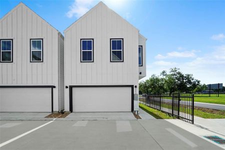 New construction Single-Family house 9902 Clark Road, Unit I, Houston, TX 77076 - photo 0