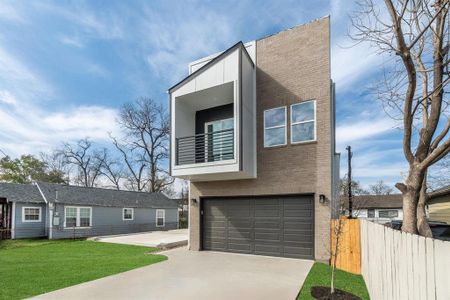 New construction Single-Family house 4425 Noble Street, Houston, TX 77020 - photo 0