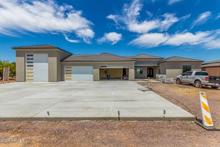 New construction Single-Family house 2885 W Saber Road, Phoenix, AZ 85086 - photo 1 1