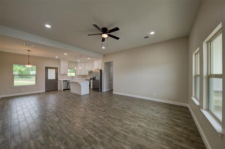 New construction Single-Family house 210 Chisholm Hills Drive, New Fairview, TX 76078 - photo 5 5