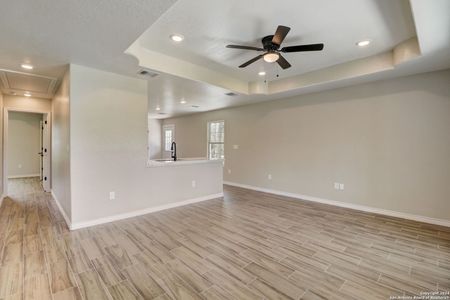 New construction Single-Family house 614 Kendalia Ave, San Antonio, TX 78221 - photo 16 16