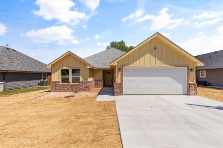 New construction Single-Family house 2615 San Gabriel Drive, Granbury, TX 76048 - photo 0