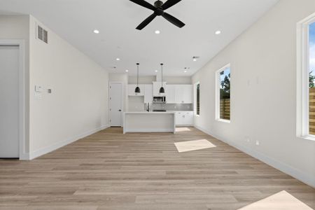 New construction Single-Family house 2131 Blalock Road, Unit E, Houston, TX 77080 - photo 11 11