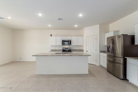 New construction Single-Family house 11024 N 165Th Avenue, Surprise, AZ 85388 - photo 8 8