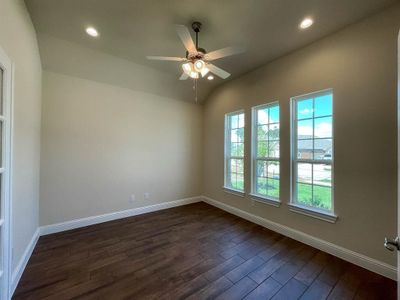 New construction Single-Family house 142 Water Grass Trl, Clute, TX 77531 - photo 8 8