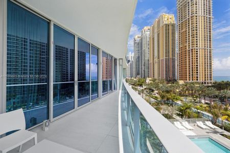 New construction Condo/Apt house 17550 Collins Ave, Unit 703, Sunny Isles Beach, FL 33160 - photo 34 34