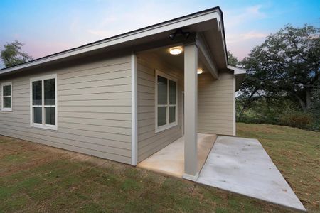 New construction Single-Family house 142 Alele Dr, Bastrop, TX 78602 - photo 27 27