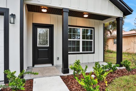New construction Single-Family house 585 N Pine Avenue, Green Cove Springs, FL 32043 - photo 1 1