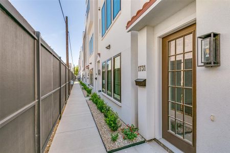 New construction Townhouse house 1731 Novela Way, Dallas, TX 75215 - photo 0