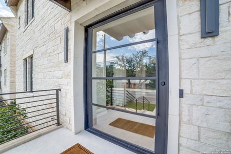 New construction Townhouse house 401 Oak Park Dr, Boerne, TX 78006 - photo 1 1