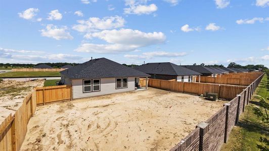 New construction Single-Family house 1036 Great Barracuda Lane, Alvin, TX 77511 The Cali- photo 29 29