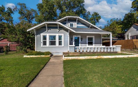 New construction Single-Family house 204 S Waco Street, Weatherford, TX 76086 - photo 0