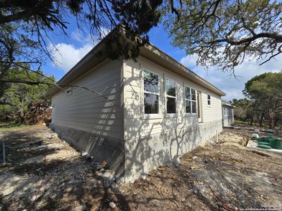 New construction Single-Family house 1442 Bonnyview, Canyon Lake, TX 78133 - photo 6 6