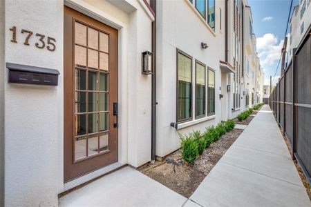 New construction Townhouse house 1735 Novela Way, Dallas, TX 75215 - photo 0