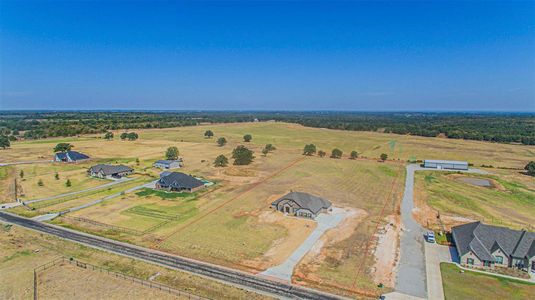 New construction Single-Family house 1021 Monarch Court, Poolville, TX 76487 - photo 3 3