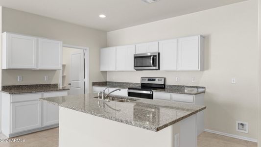 New construction Single-Family house 1014 W Paradise Drive, Casa Grande, AZ 85122 Holden- photo 3 3