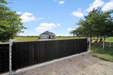 New construction Single-Family house 290 Toth Road, Alma, TX 75119 - photo 1 1