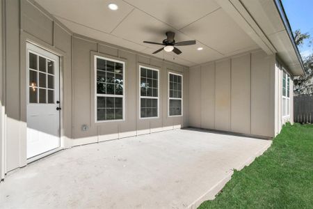 New construction Single-Family house 2214 Lake Forrest Drive, West Columbia, TX 77486 - photo 43 43
