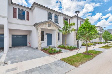New construction Townhouse house 523 Sw 19Th Ter, Fort Lauderdale, FL 33312 - photo 0