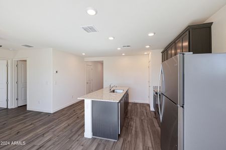 New construction Single-Family house 1041 W West Virginia Avenue, Florence, AZ 85132 - photo 4 4