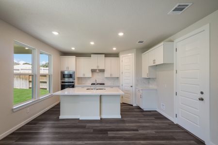 New construction Single-Family house 1519 Estelea Grove, New Braunfels, TX 78130 - photo 15 15