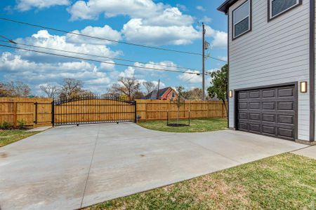 New construction Single-Family house 3725 Easy Street, Houston, TX 77026 - photo