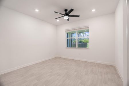 New construction Single-Family house 400 Se Mulberry Way, Port St. Lucie, FL 34984 - photo 15 15