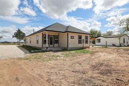 New construction Single-Family house 956 S Tx-304 Highway, Bastrop, TX 78602 - photo 36 36