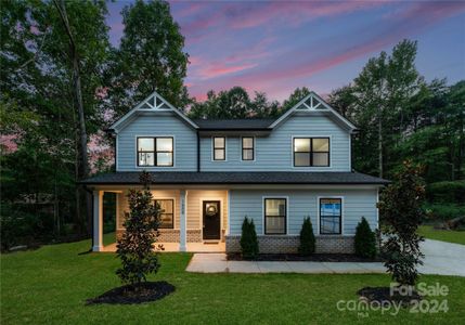 New construction Single-Family house 4830 Ardenwoods Drive, Charlotte, NC 28215 - photo 0