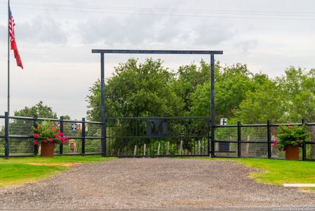 New construction Manufactured Home house 11089 Alternate 90, Seguin, TX 78155 - photo 11 11