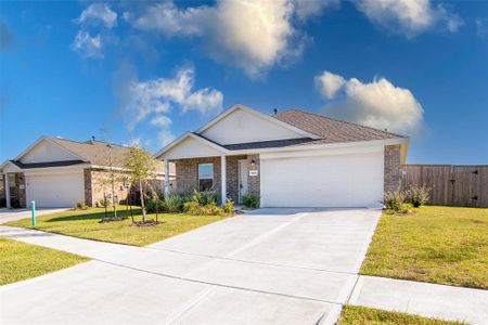 New construction Single-Family house 9606 Fulvetta Briar Court, Baytown, TX 77521 - photo 0