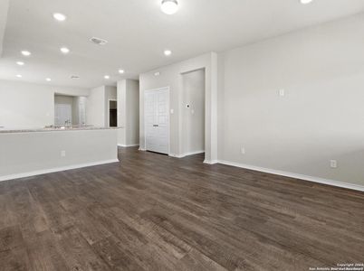 New construction Single-Family house 1642 Couser Ave, New Braunfels, TX 78132 The Berkley- photo 7 7