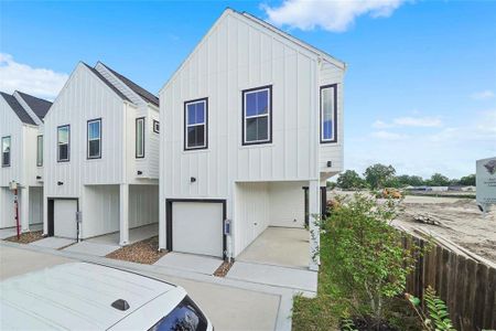 New construction Single-Family house 9902 Clark Road, Unit F, Houston, TX 77076 - photo 0