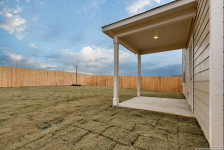 New construction Single-Family house 2553 Windle Ln, Seguin, TX 78155 - photo 17 17