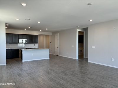New construction Single-Family house 3381 S 177Th Drive, Goodyear, AZ 85338 - photo 4 4