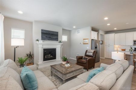 New construction Single-Family house 17631 Parkside Drive N, Commerce City, CO 80022 - photo 6 6