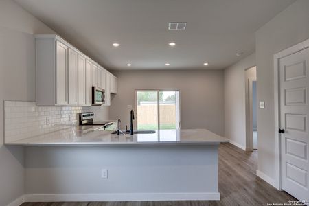 New construction Single-Family house 2112 Darst Drive, Seguin, TX 78155 TYLER - 1557- photo 0